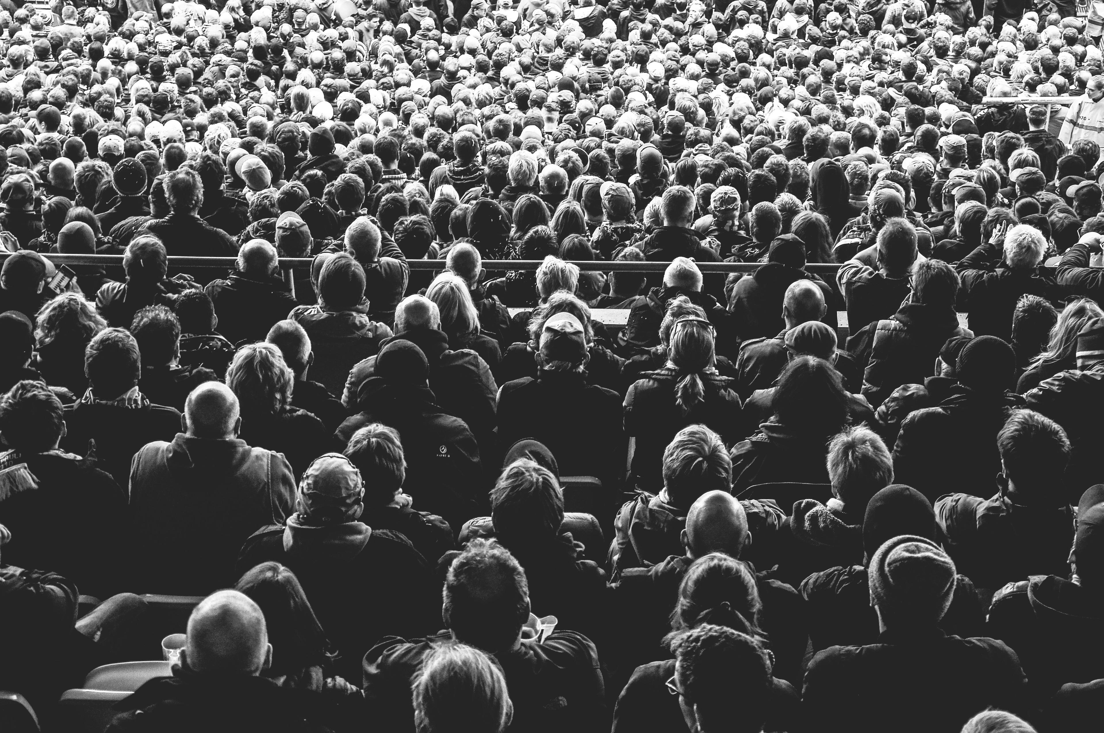 Crowds of people1-davide-ragusa-gcDwzUGuUoI-unsplash